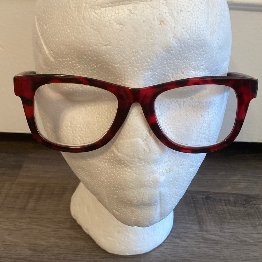 Betsey Johnson Red Tortoise Lisa Reader +2.00 NWOT